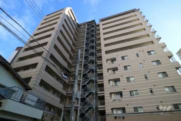 ルモン宝塚南口の外観（西側から）