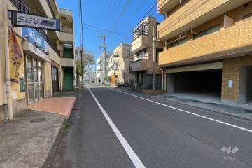 敷地南側の前面道路