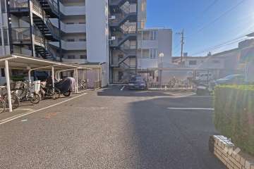 敷地内駐車場（屋外平面式）