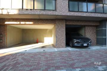 敷地内駐車場（屋外平面式）