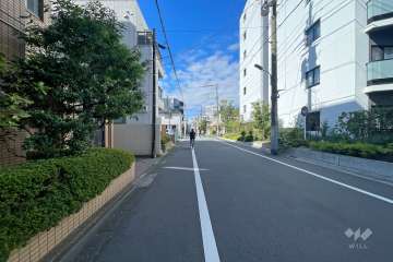敷地北側の前面道路