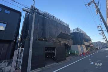 クレッセント蒲田東の外観（北東側から）※2024年3月現在、大規模修繕工事中