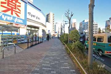 敷地南側の前面道路（都道311号/環八通り）