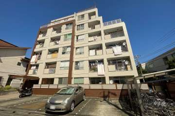 石川台コーポラスの外観（南東側から）