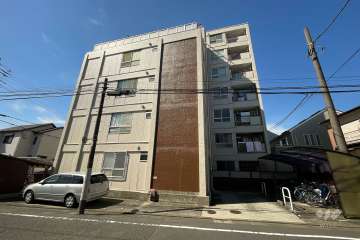 石川台コーポラスの外観（北東側から）