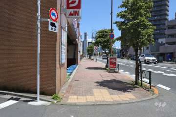 敷地南東側の前面道路