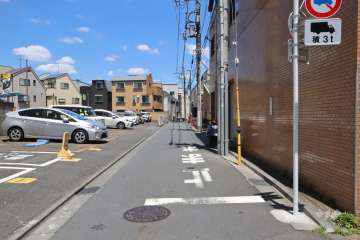 敷地南西側の前面道路