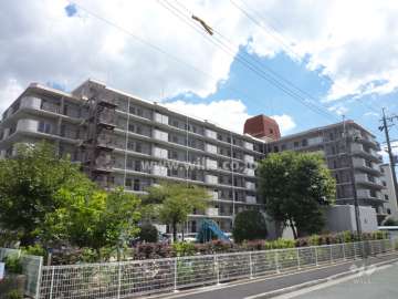 武庫川ニュースカイハイツの外観（北西側から）