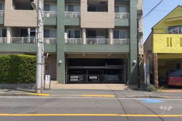 敷地内駐車場（屋内機械式）