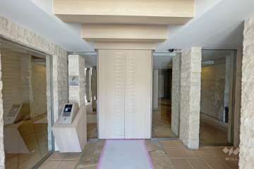 エントランスはオートロック付きです。