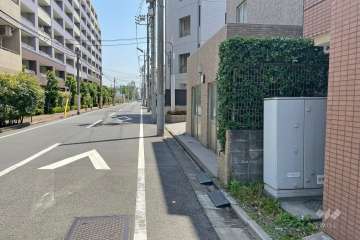 敷地北側の前面道路