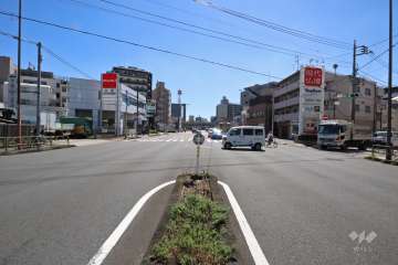 敷地東側の前面道路