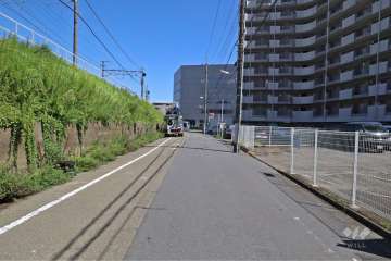 敷地北側の前面道路