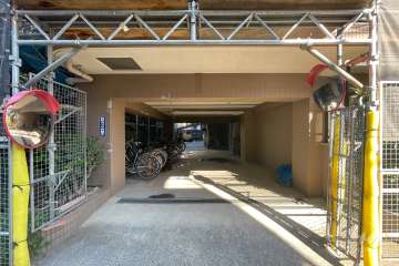 屋内に設けられた駐輪場