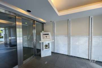 エントランスはオートロック付きです。