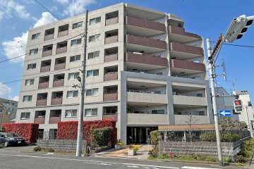 レフィーズ千鳥町の外観(南東側から)