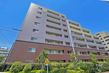 ディー・トリアソレイユハウスの外観（東側から）