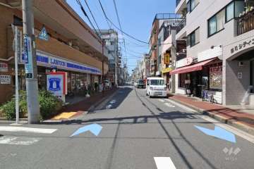 敷地北側の前面道路(東側から)