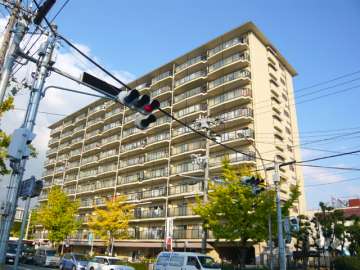 メガロコープ西宮2　1号棟の外観（南西側から）