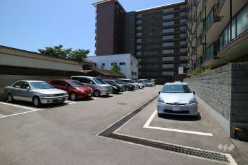 敷地内駐車場（屋外平面式）