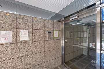 エントランスはオートロック付きです。