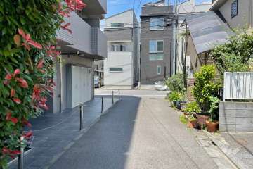 敷地東側の前面道路　