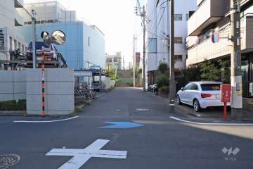 敷地北側の前面道路