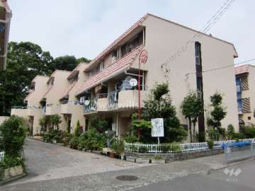 ユーロハイツ武庫川の外観（南西側から）
