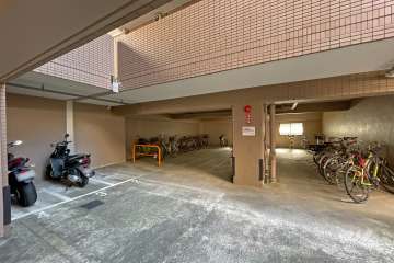 駐輪場とバイク置場