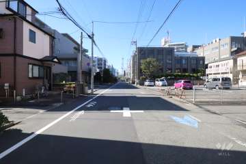 敷地北側の前面道路