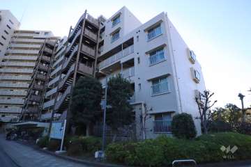 多摩川芙蓉ハイツ1号棟の外観（北側から）