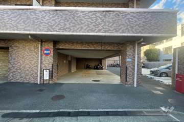 駐車場の出入り口