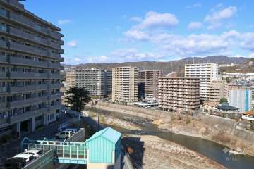 敷地北側には武庫川が流れています。