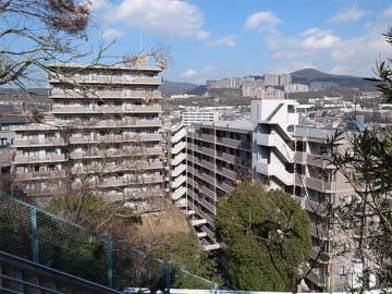 デ・リード宝塚River Viewの外観（南東側から）