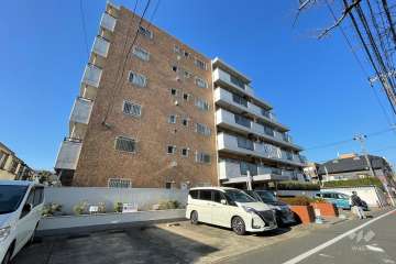 大森ローヤルコーポの外観（南東側から）