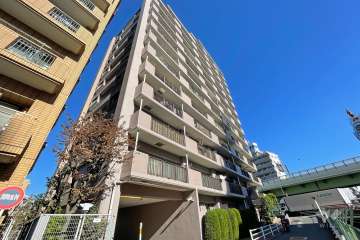 メイツ大森西の外観（南西側から）