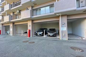 敷地内駐車場（屋内機械式）