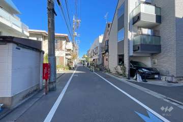 敷地東側の前面道路