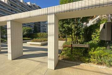 敷地北東側に隣接する『ほうせいきらめき公園』