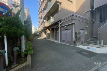 駐車場の出入り口