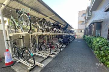 駐輪場（屋根付き）