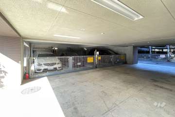 敷地内駐車場（屋内機械式）