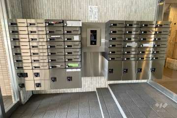 宅配ボックスと共用ポスト