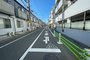 敷地西側の前面道路　