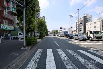 敷地北西側の前面道路