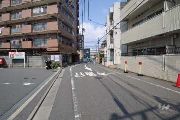 敷地北東側の前面道路