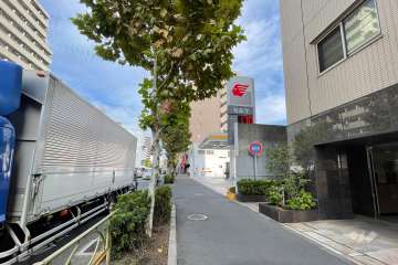 敷地北西側の前面道路