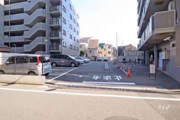 駐車場の出入り口・敷地内駐車場（屋外平面式・屋内平面式）