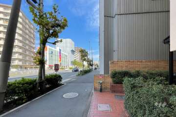 敷地北西側の前面道路