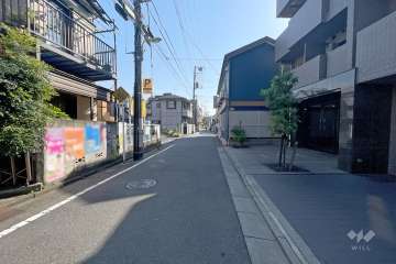 敷地北東側の前面道路